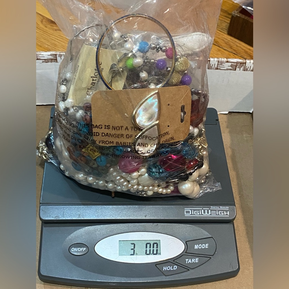 3 lbs excellent VTG-NWT mixed jewelry bundle/lot for collection/resale/gifting